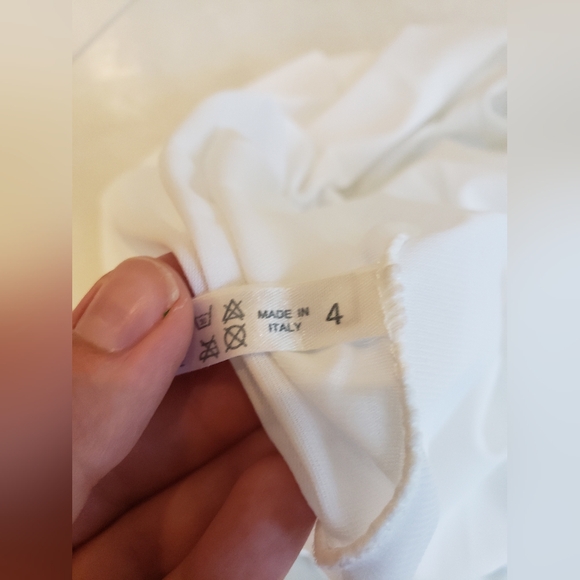 Brand new Women's Italian Size 4 Lingerie- robe, 2 nightgowns and a garter band - Picture 5 of 9